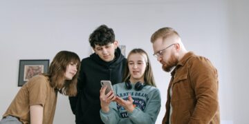 These Are The Phone Plans You Should Buy