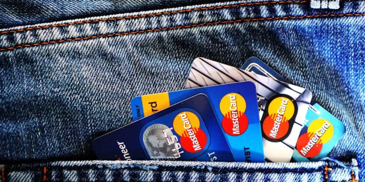 What’s the Right Number of Credit Cards to Have?